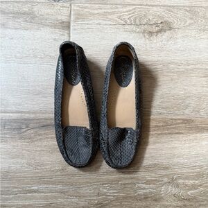 COLE HAAN Womens Air Alesandra Grey Snake Skin Driver Loafers